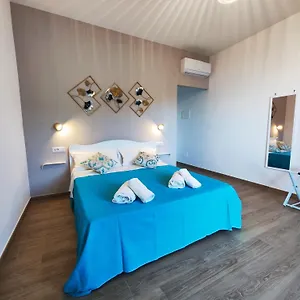 Malu Amalfi